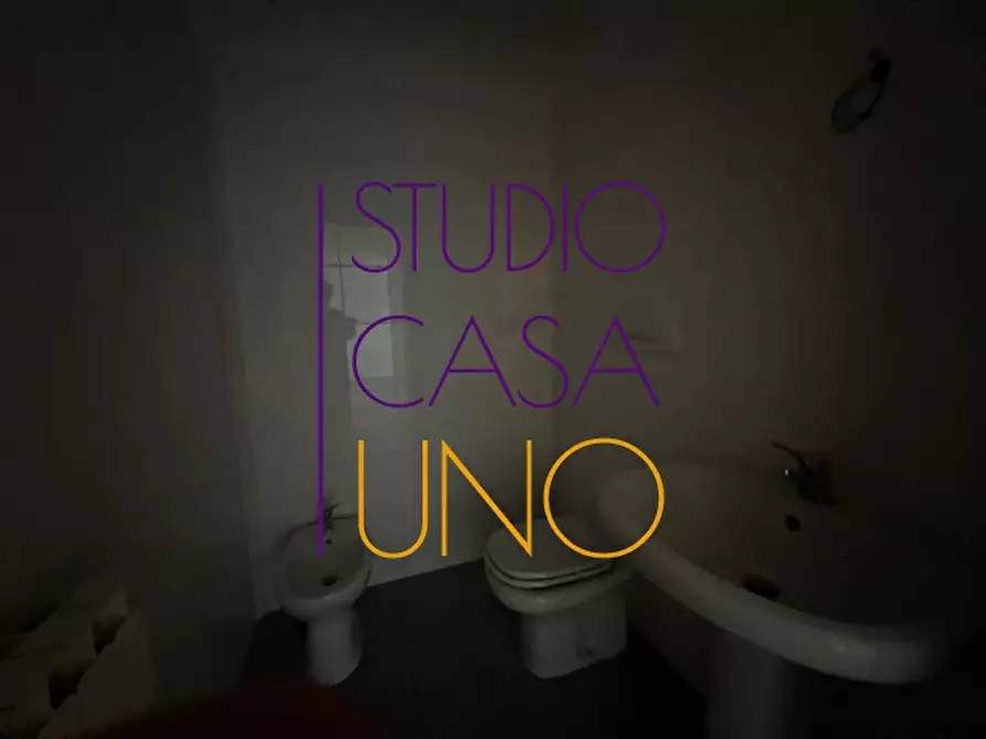 Immagine 11 di Ufficio in vendita  in via trento a Montevarchi