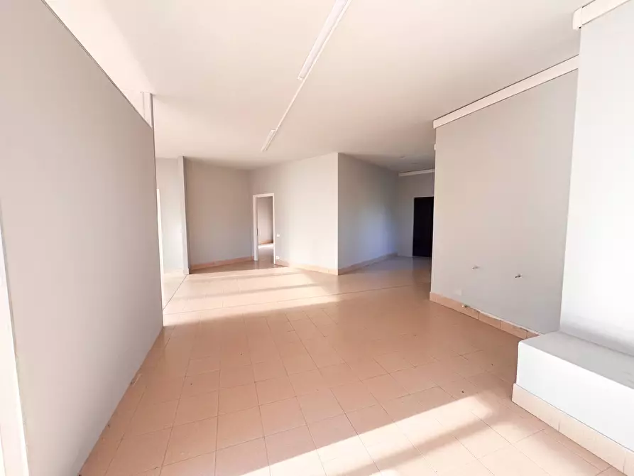 Immagine 2 di Capannone industriale in affitto  a Montevarchi