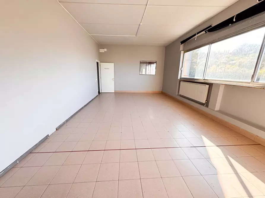 Immagine 5 di Capannone industriale in affitto  a Montevarchi