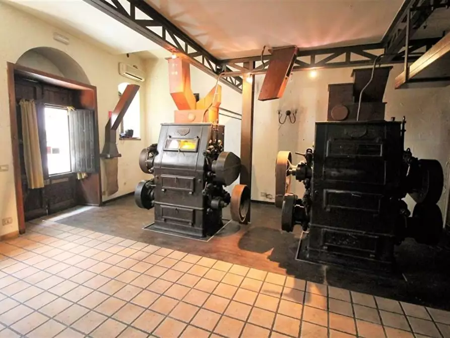 Immagine 4 di Locale commerciale in vendita  in Via Macello a Buccheri