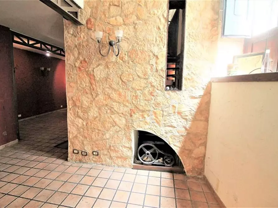 Immagine 6 di Locale commerciale in vendita  in Via Macello a Buccheri