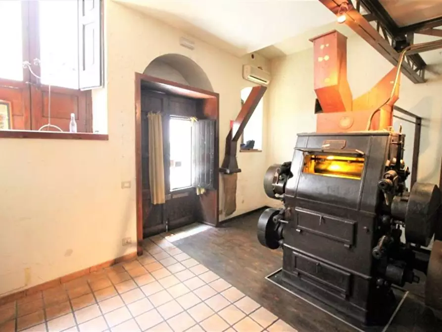 Immagine 5 di Locale commerciale in vendita  in Via Macello a Buccheri