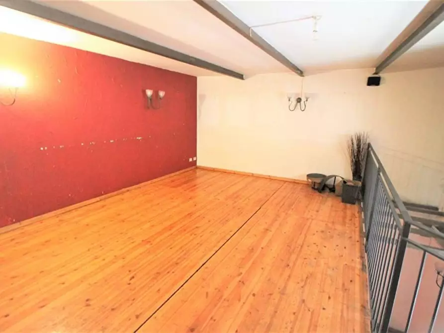 Immagine 11 di Locale commerciale in vendita  in Via Macello a Buccheri