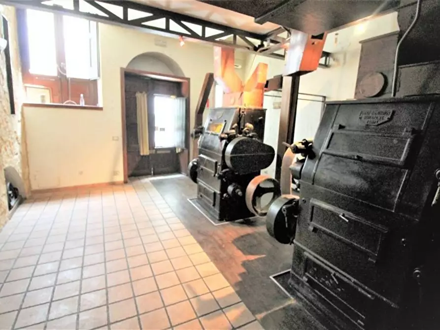 Immagine 18 di Locale commerciale in vendita  in Via Macello a Buccheri