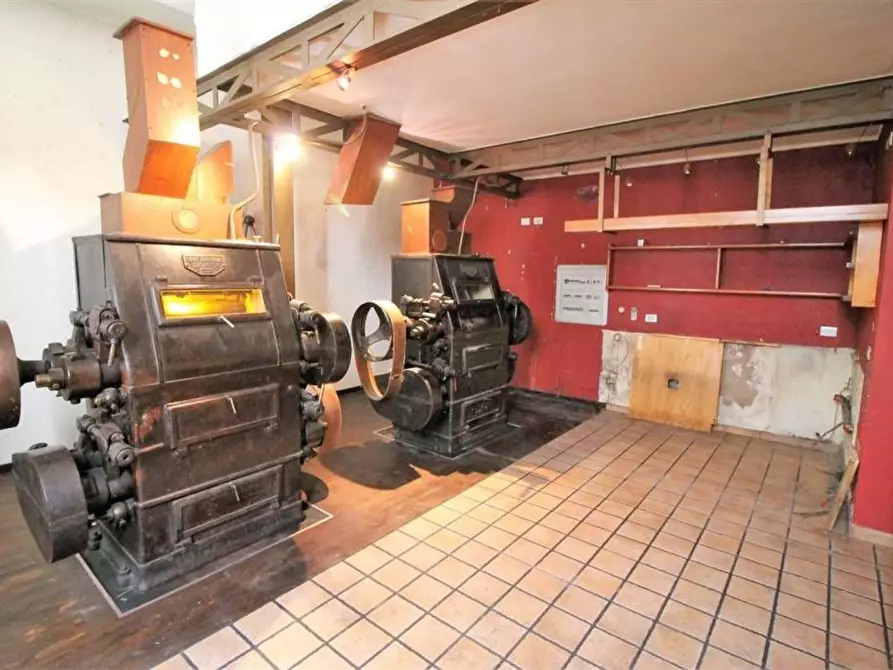 Immagine 2 di Locale commerciale in vendita  in Via Macello a Buccheri