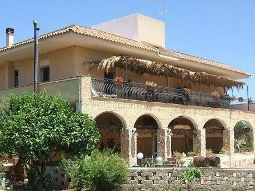 Immagine 1 di Villa in vendita  in C.da Spinagallo a Siracusa