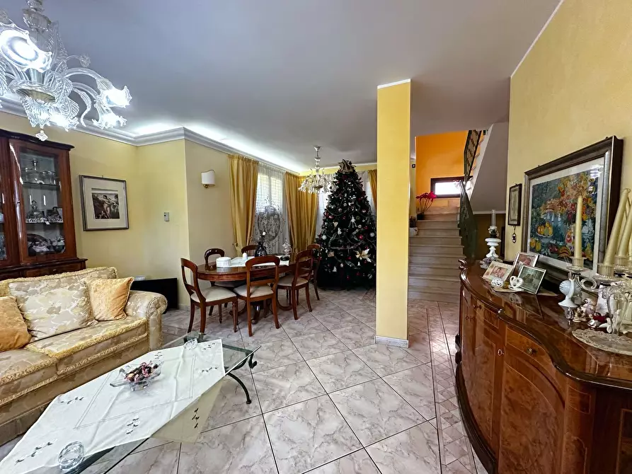 Immagine 4 di Villa in vendita  in Via Pietro Fillioley a Siracusa