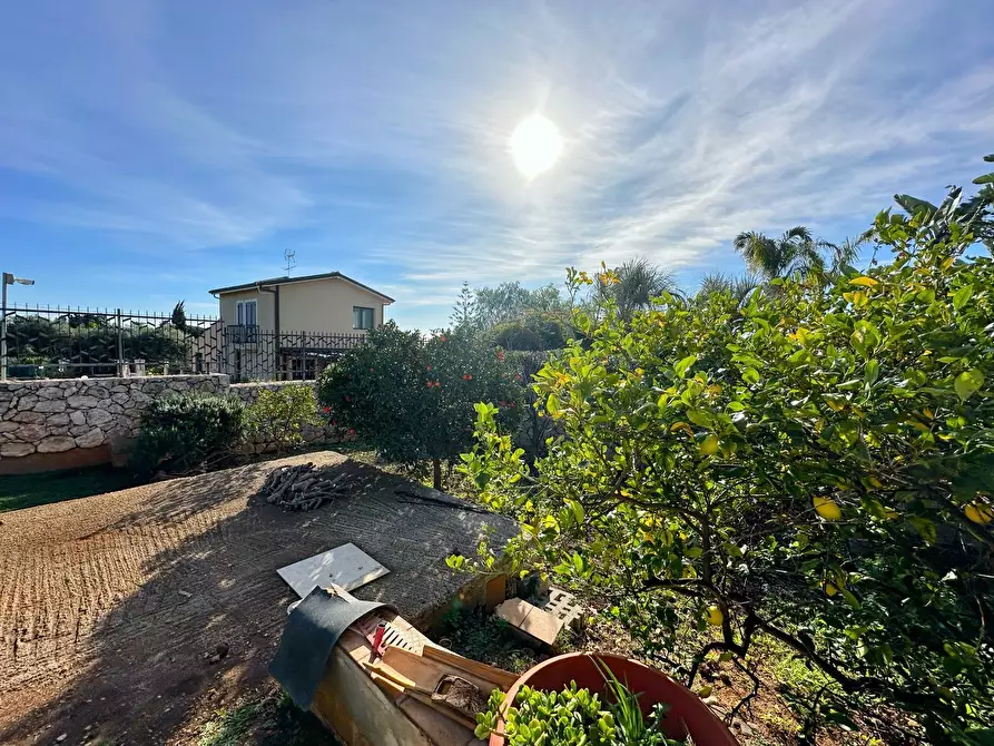 Immagine 12 di Villa in vendita  in Via Pietro Fillioley a Siracusa