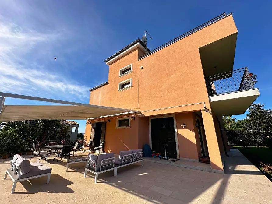 Immagine 13 di Villa in vendita  in Via Pietro Fillioley a Siracusa