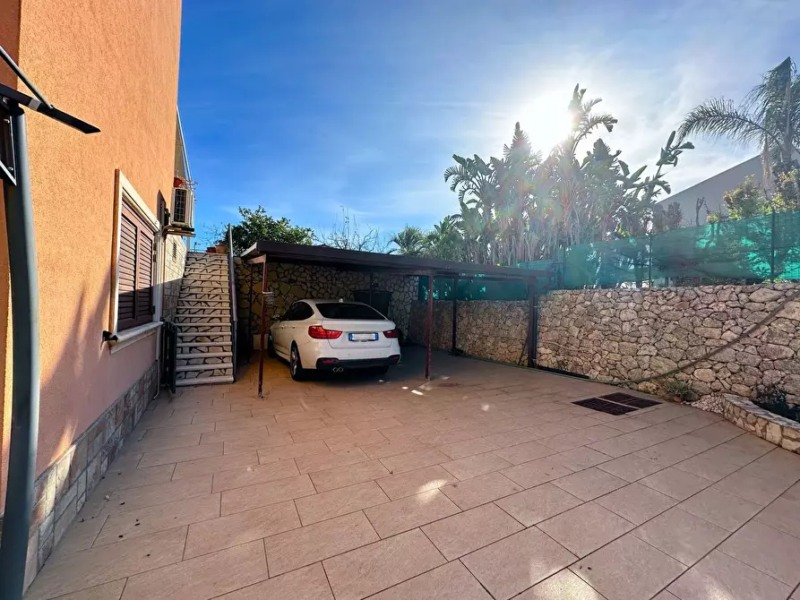 Immagine 17 di Villa in vendita  in Via Pietro Fillioley a Siracusa