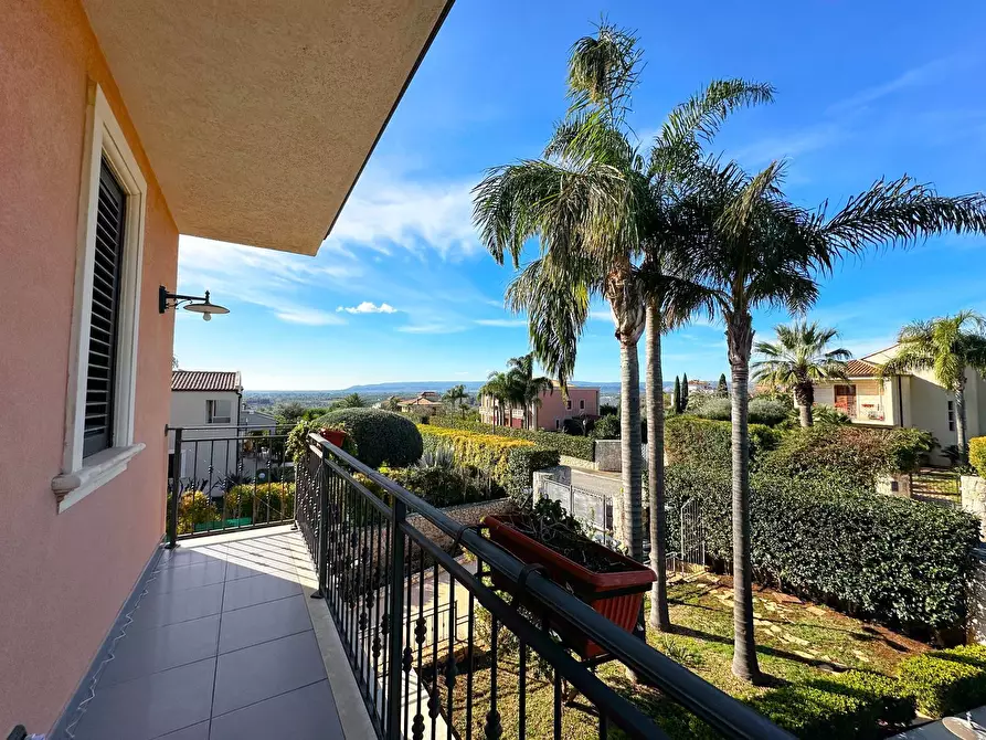 Immagine 24 di Villa in vendita  in Via Pietro Fillioley a Siracusa