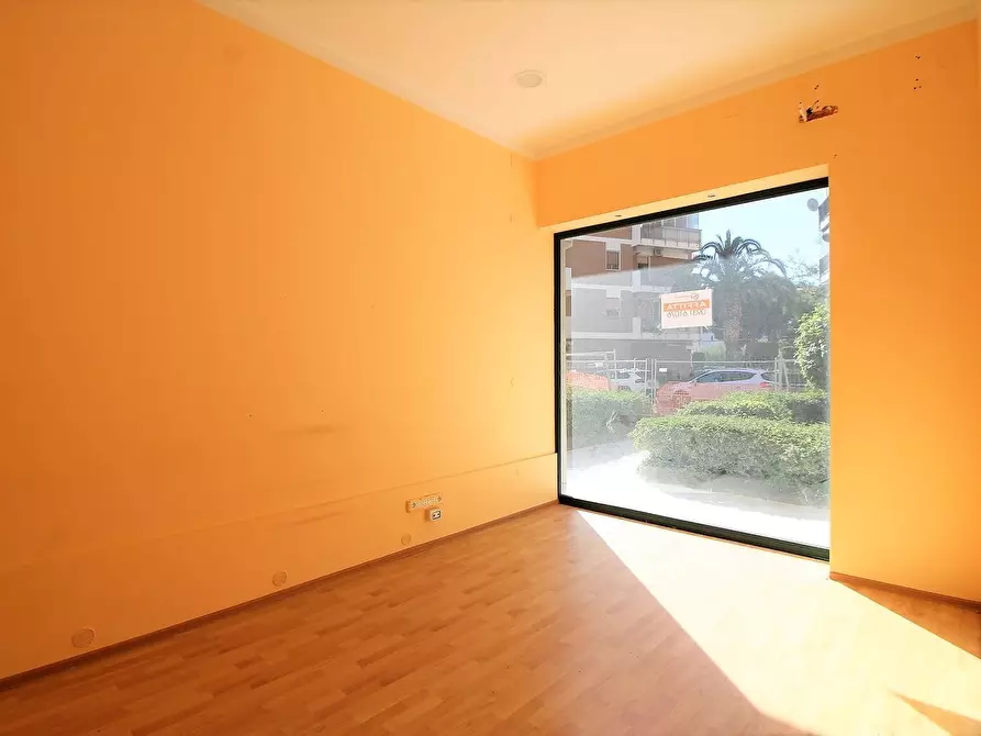 Immagine 4 di Locale commerciale in affitto  in Senatore Ettore di Giovanni a Siracusa