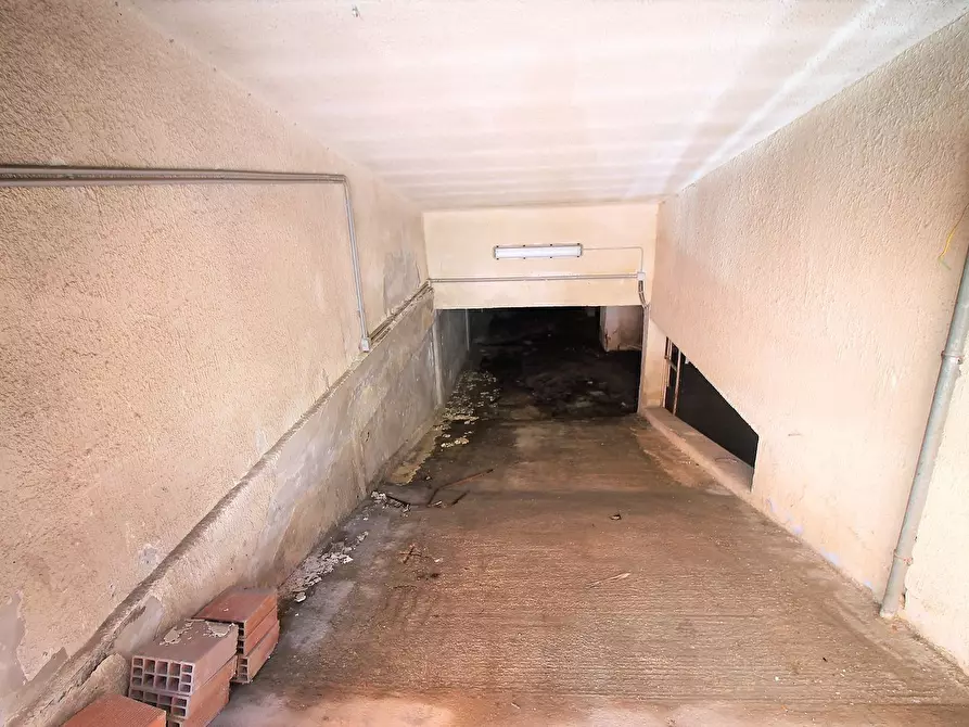 Immagine 3 di Box auto in vendita  in Ronco I Via Tisia 3 a Siracusa