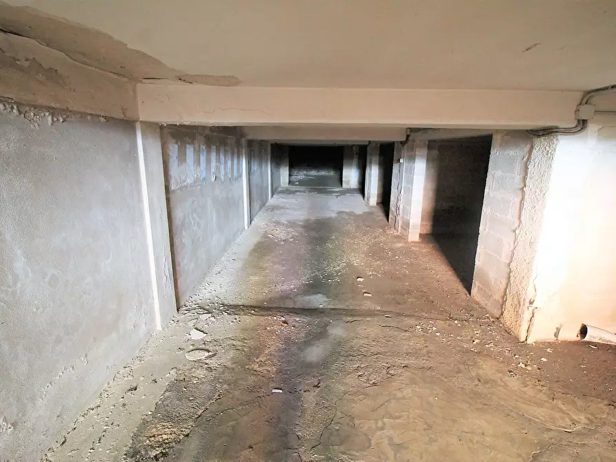 Immagine 1 di Box auto in vendita  in Ronco I Via Tisia 3 a Siracusa