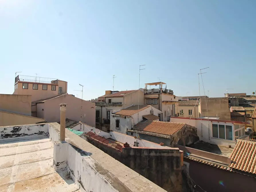 Immagine 16 di Palazzo in vendita  in Piazza Archimede a Siracusa