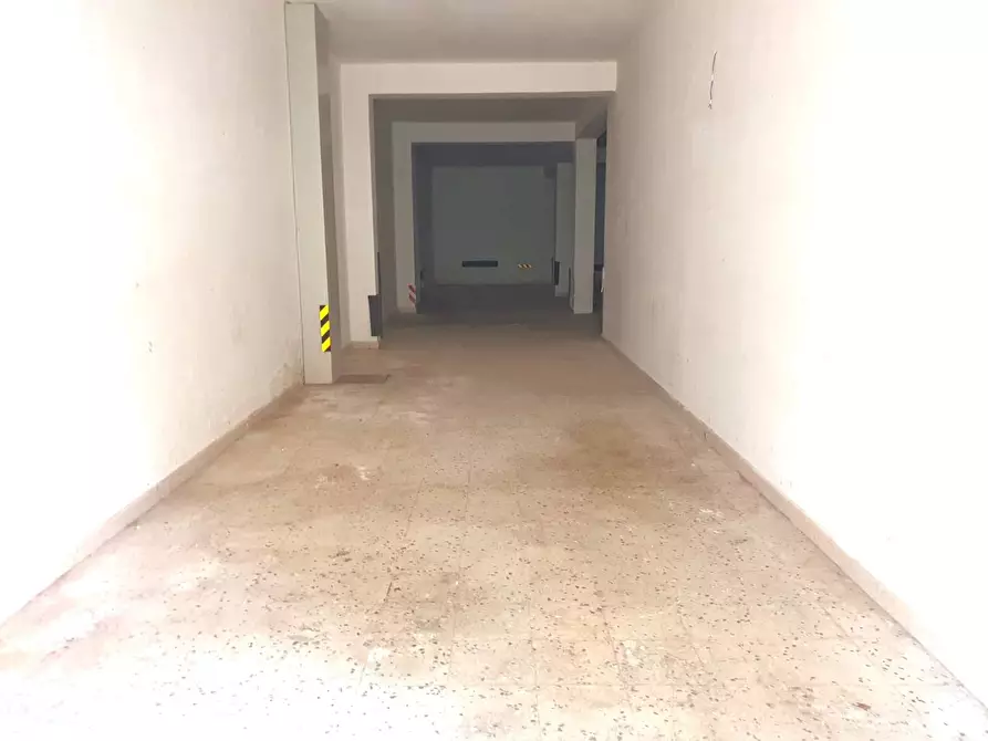 Immagine 2 di Magazzino in vendita  in Via Franca Maria Gianni a Siracusa