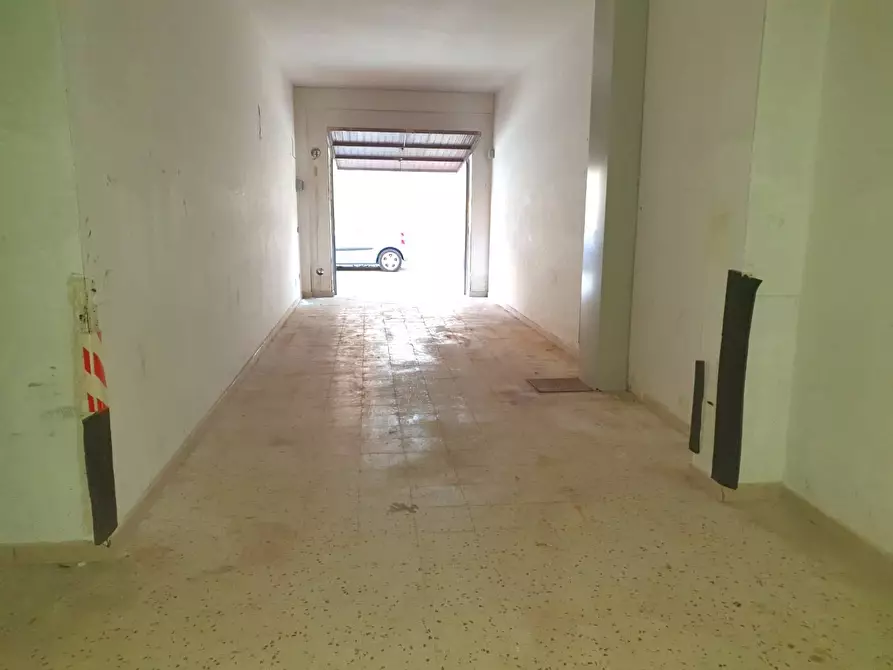 Immagine 4 di Magazzino in vendita  in Via Franca Maria Gianni a Siracusa