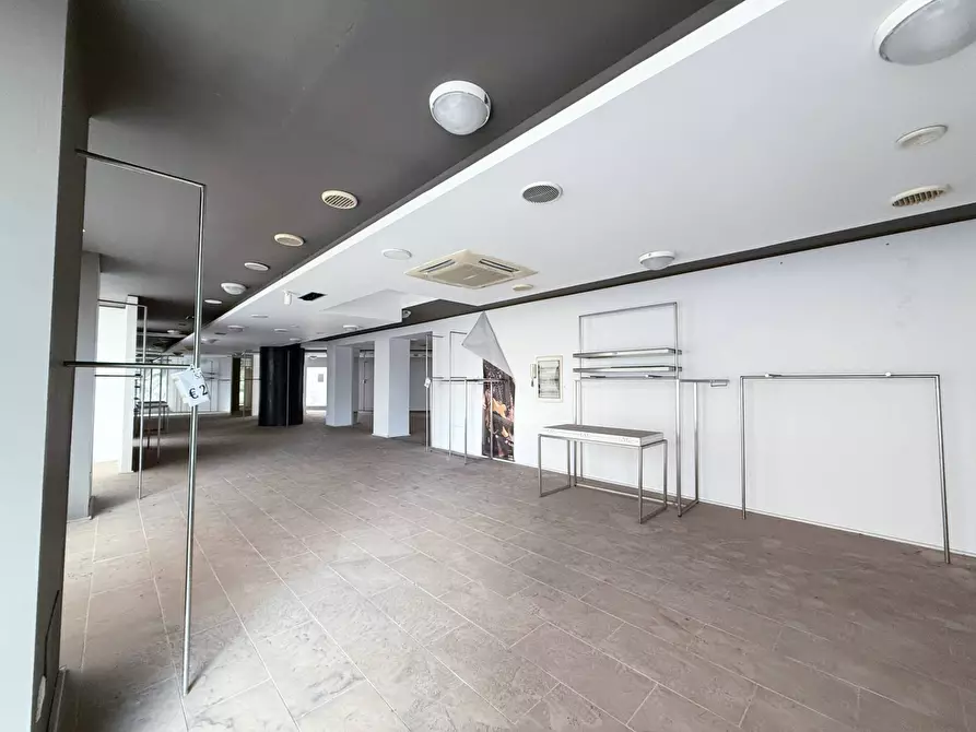 Immagine 2 di Locale commerciale in affitto  in Via Mosco 70 a Siracusa