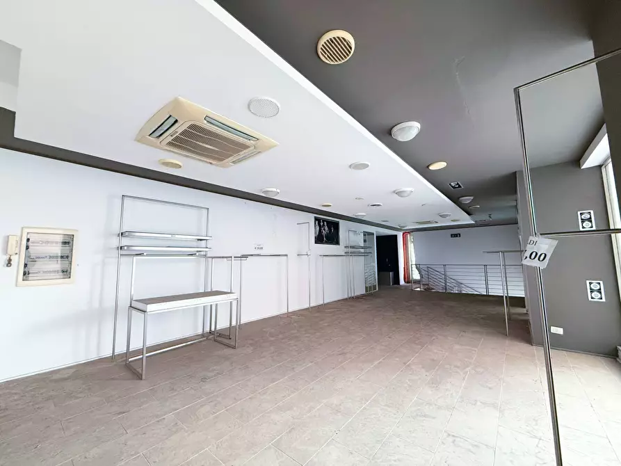 Immagine 3 di Locale commerciale in affitto  in Via Mosco 70 a Siracusa