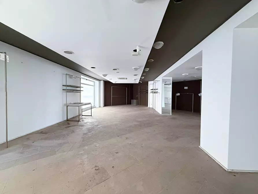 Immagine 5 di Locale commerciale in affitto  in Via Mosco 70 a Siracusa