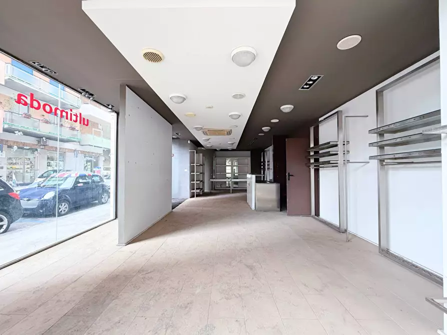 Immagine 14 di Locale commerciale in affitto  in Via Mosco 70 a Siracusa