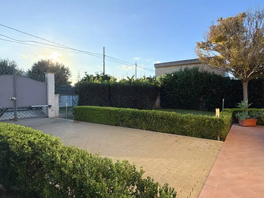 Immagine 31 di Villa in vendita  in Via della Folaga a Siracusa