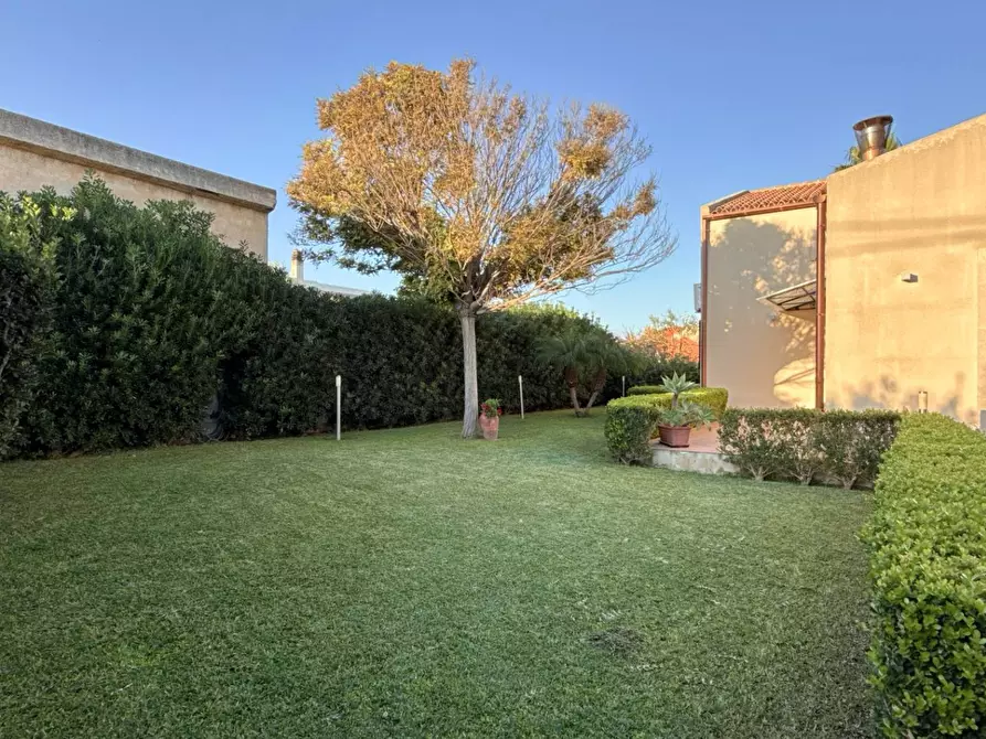 Immagine 34 di Villa in vendita  in Via della Folaga a Siracusa