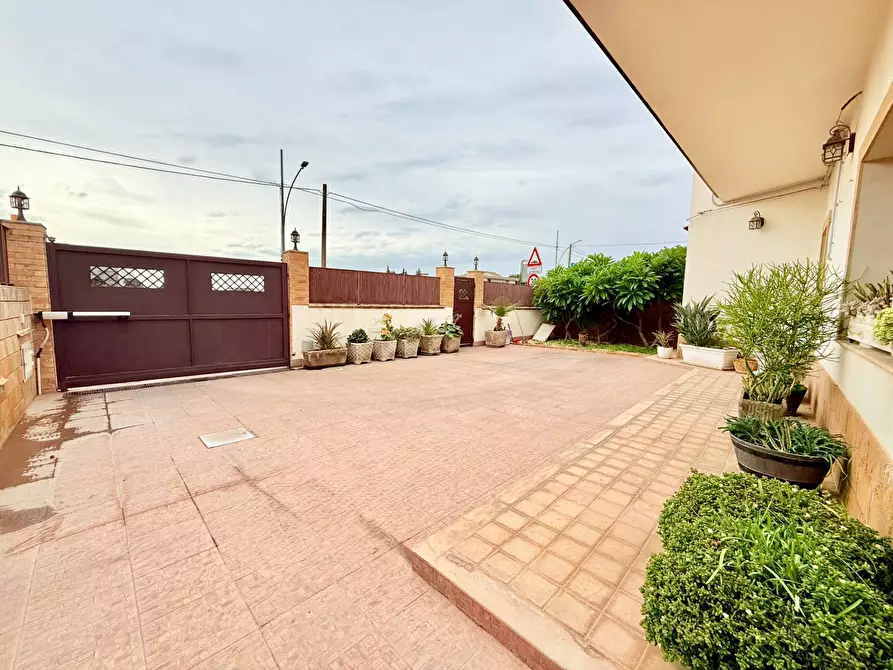 Immagine 4 di Villa in vendita  in Viale Epipoli a Siracusa