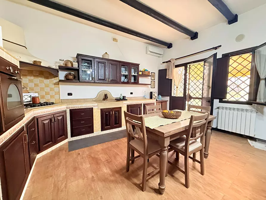 Immagine 33 di Villa in vendita  in Viale Epipoli a Siracusa