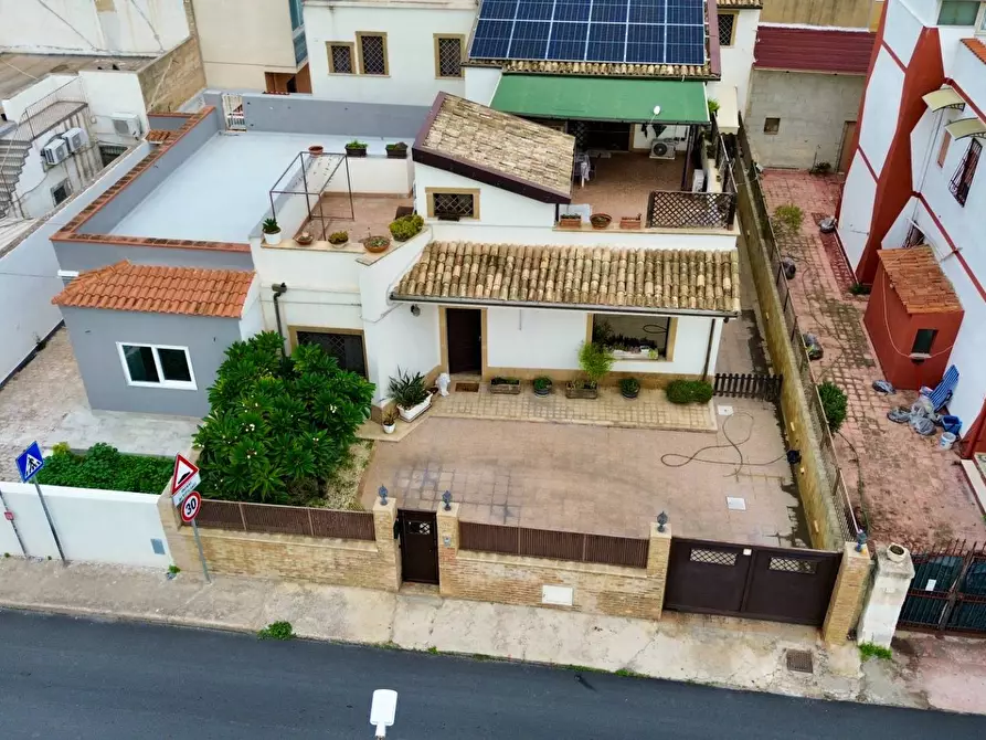 Immagine 55 di Villa in vendita  in Viale Epipoli a Siracusa