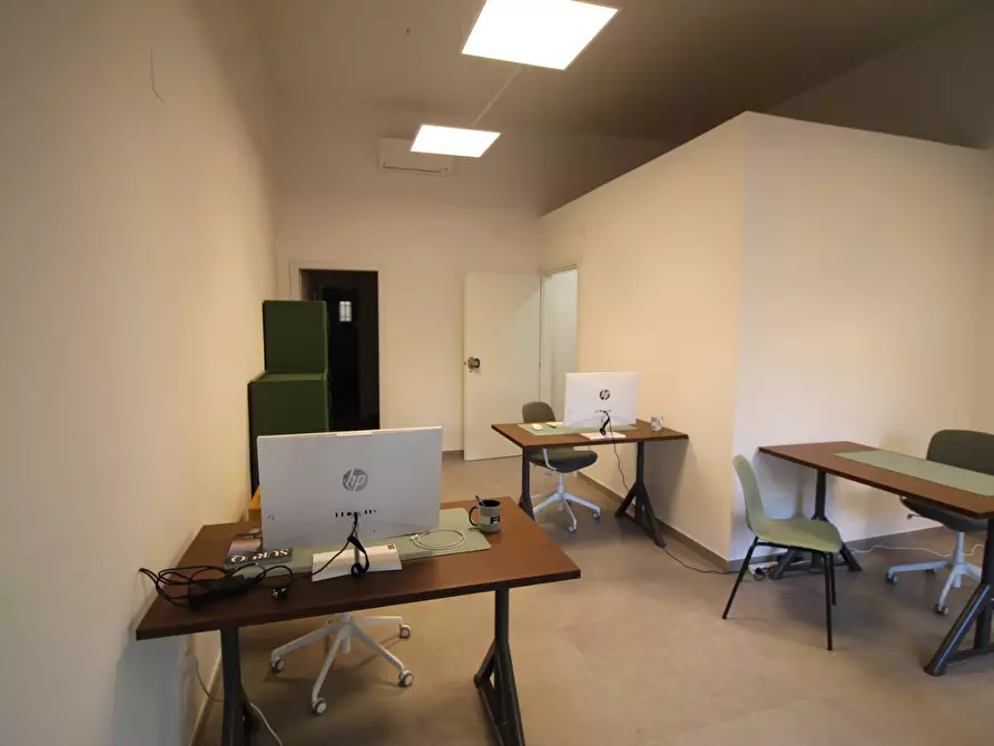 Immagine 3 di Negozio in vendita  in Via Giuseppe Di Natale a Siracusa