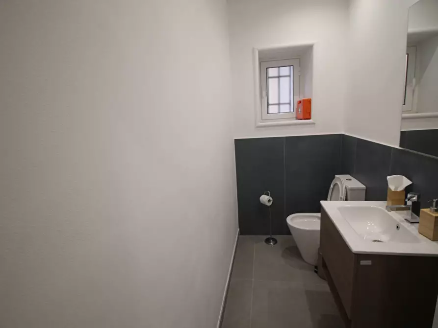 Immagine 7 di Negozio in vendita  in Via Giuseppe Di Natale a Siracusa