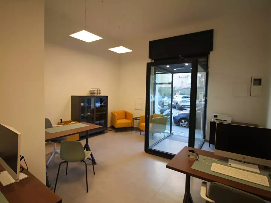 Immagine 10 di Negozio in vendita  in Via Giuseppe Di Natale a Siracusa