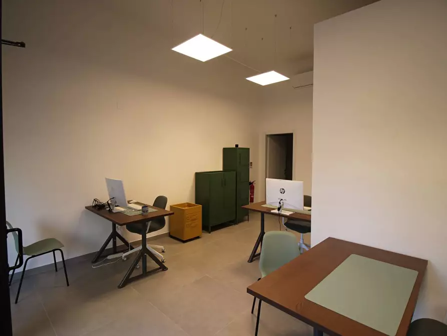 Immagine 13 di Negozio in vendita  in Via Giuseppe Di Natale a Siracusa