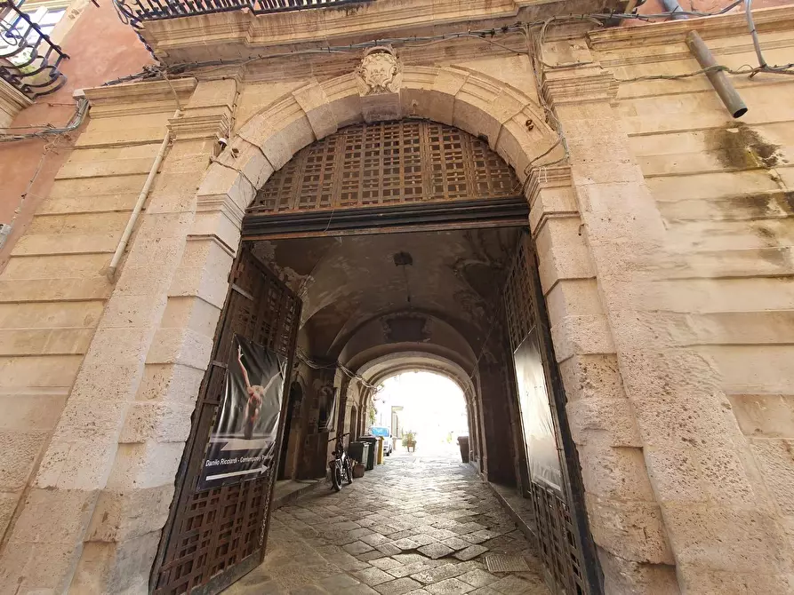 Immagine 1 di Appartamento in vendita  in Via Pompeo Picherali a Siracusa