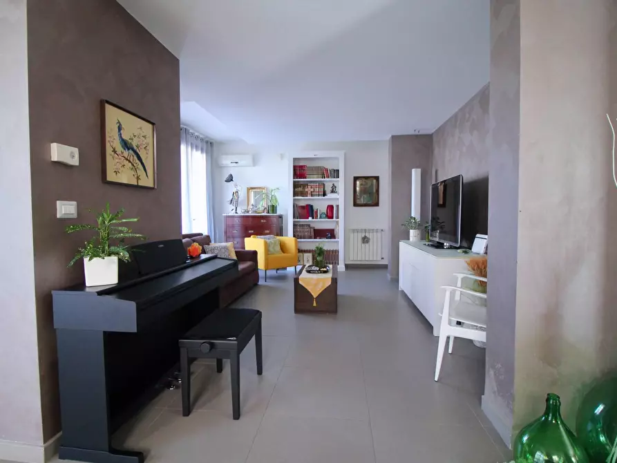 Immagine 4 di Villa in vendita  in Via Mons. Alfio Inserra a Siracusa