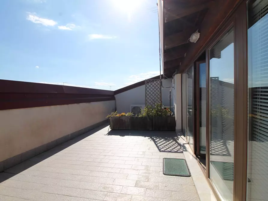 Immagine 36 di Villa in vendita  in Via Mons. Alfio Inserra a Siracusa