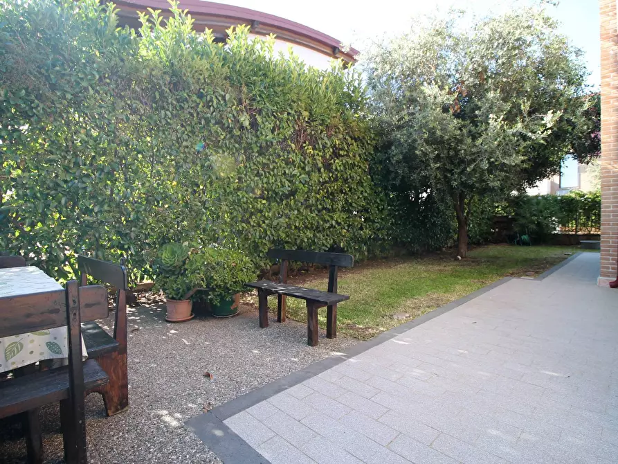 Immagine 48 di Villa in vendita  in Via Mons. Alfio Inserra a Siracusa