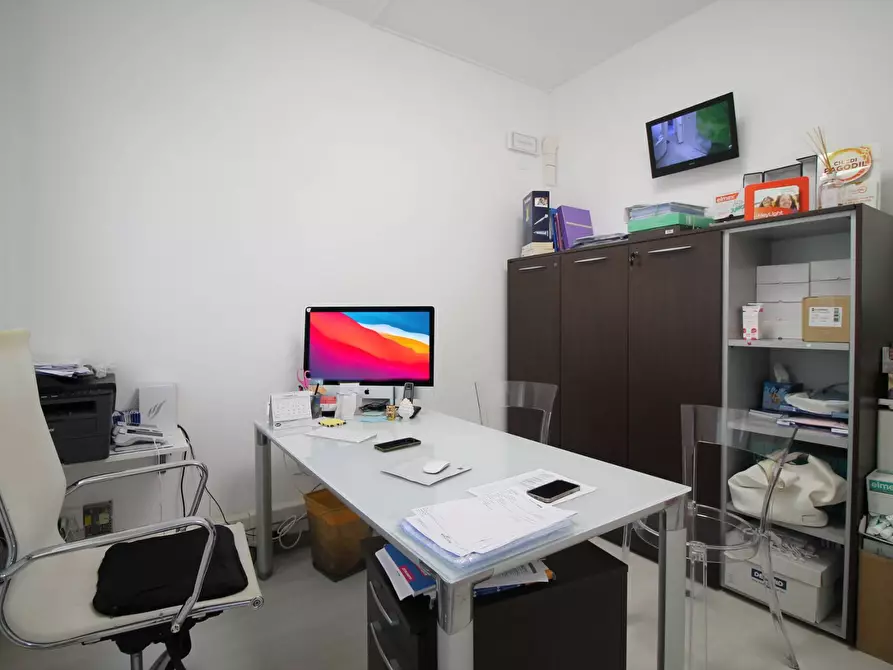 Immagine 8 di Ufficio in vendita  in Via Matteo Beneventano del Bosco a Siracusa