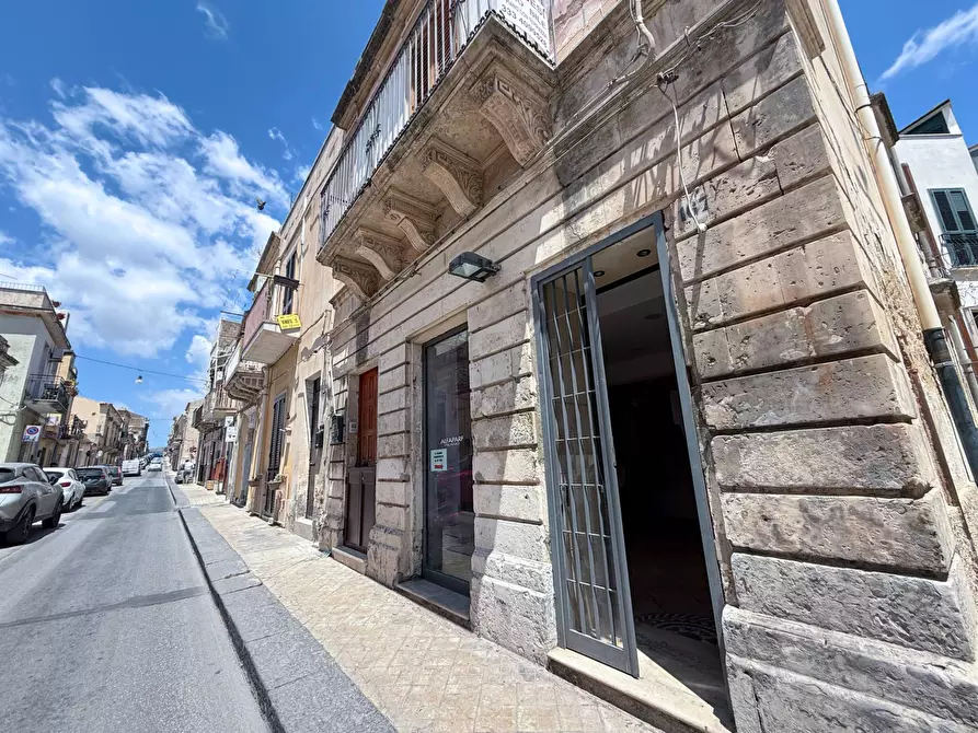 Immagine 16 di Appartamento in vendita  in Via Giovanni Aurispa a Noto
