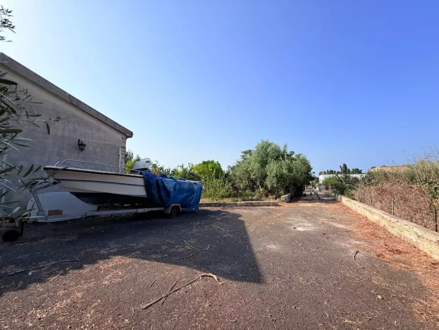 Immagine 10 di Villa in vendita  in Via Isola a Siracusa