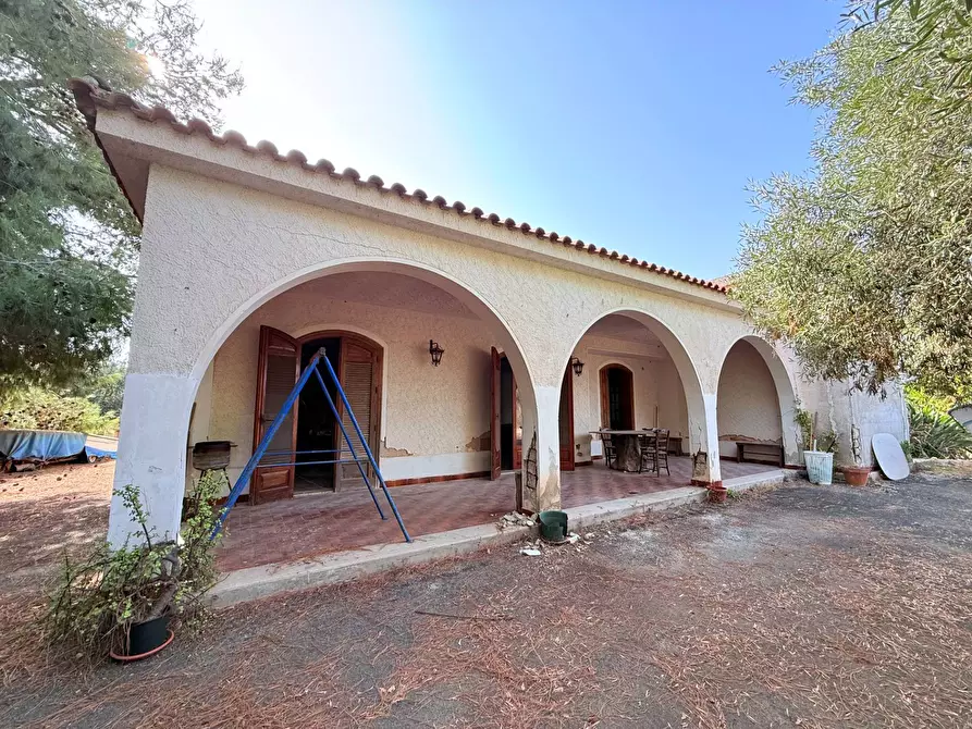 Immagine 2 di Villa in vendita  in Via Isola a Siracusa