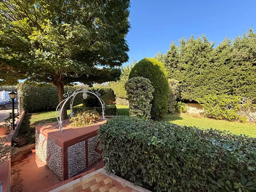 Immagine 30 di Villa in vendita  in Via Lago Maggiore a Siracusa