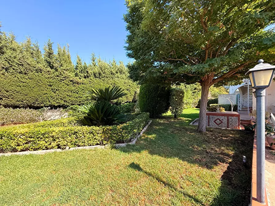 Immagine 32 di Villa in vendita  in Via Lago Maggiore a Siracusa