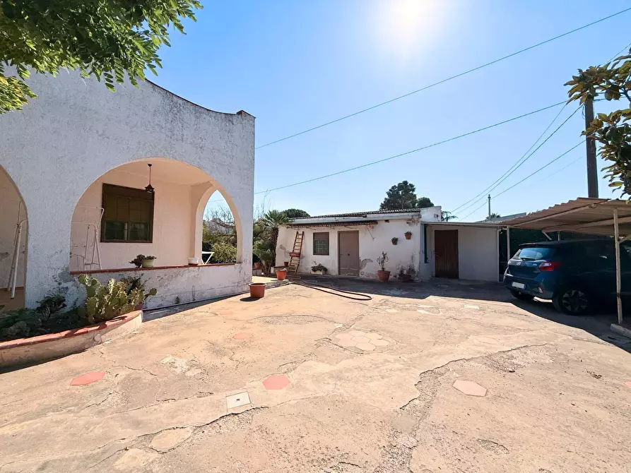 Immagine 33 di Villa in vendita  in Via Lago Maggiore a Siracusa