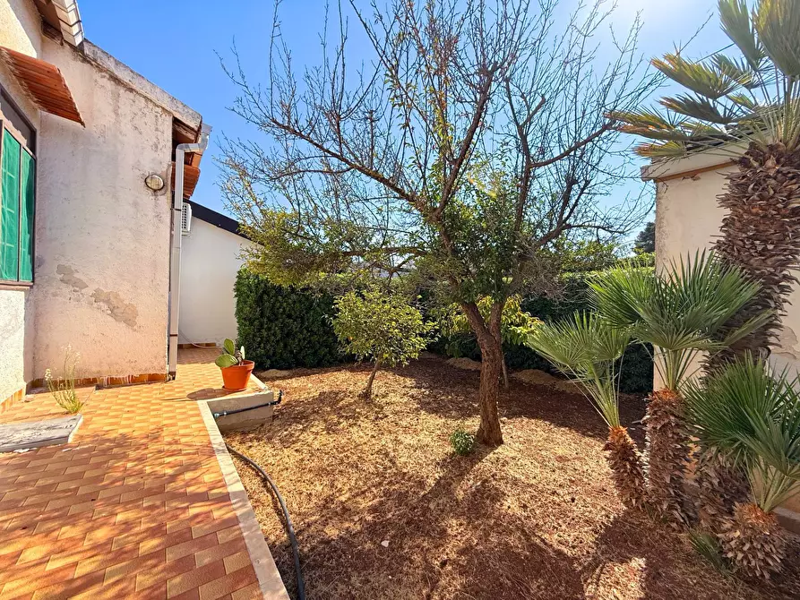 Immagine 36 di Villa in vendita  in Via Lago Maggiore a Siracusa