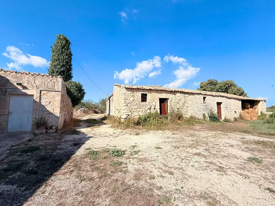 Immagine 31 di Villa in vendita  in Contrada Mezzo Gregorio a Noto