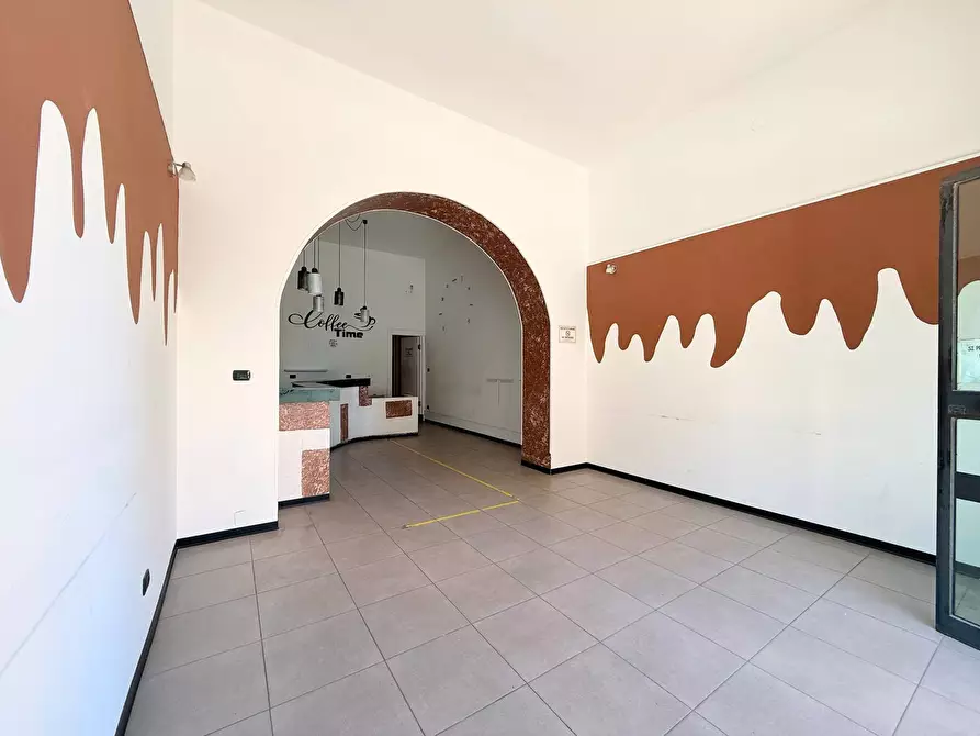 Immagine 3 di Locale commerciale in vendita  in Via Filisto a Siracusa