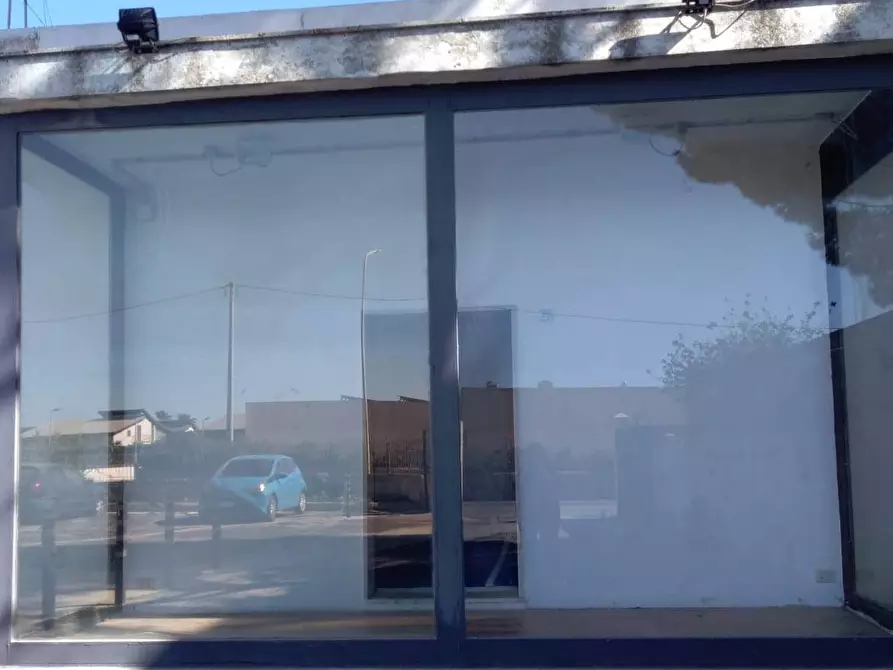 Immagine 5 di Locale commerciale in affitto  in Viale Epipoli a Siracusa