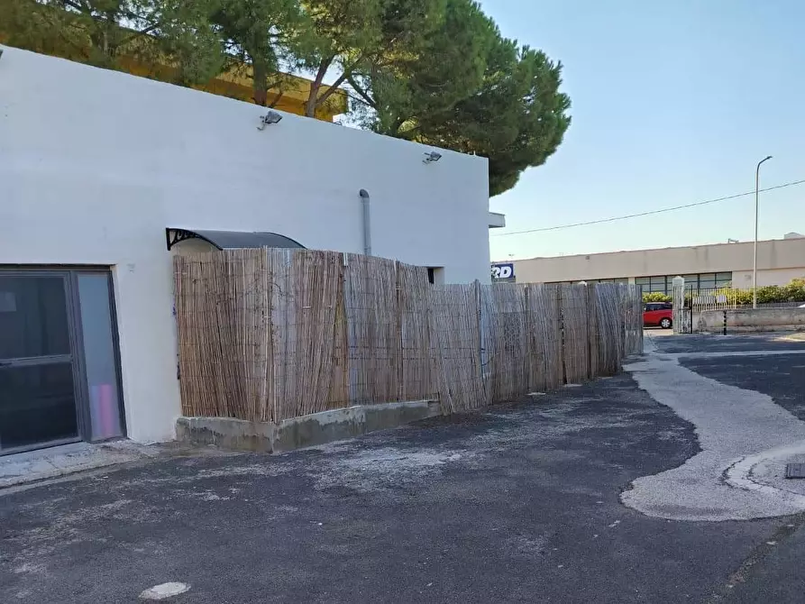 Immagine 7 di Locale commerciale in affitto  in Viale Epipoli a Siracusa